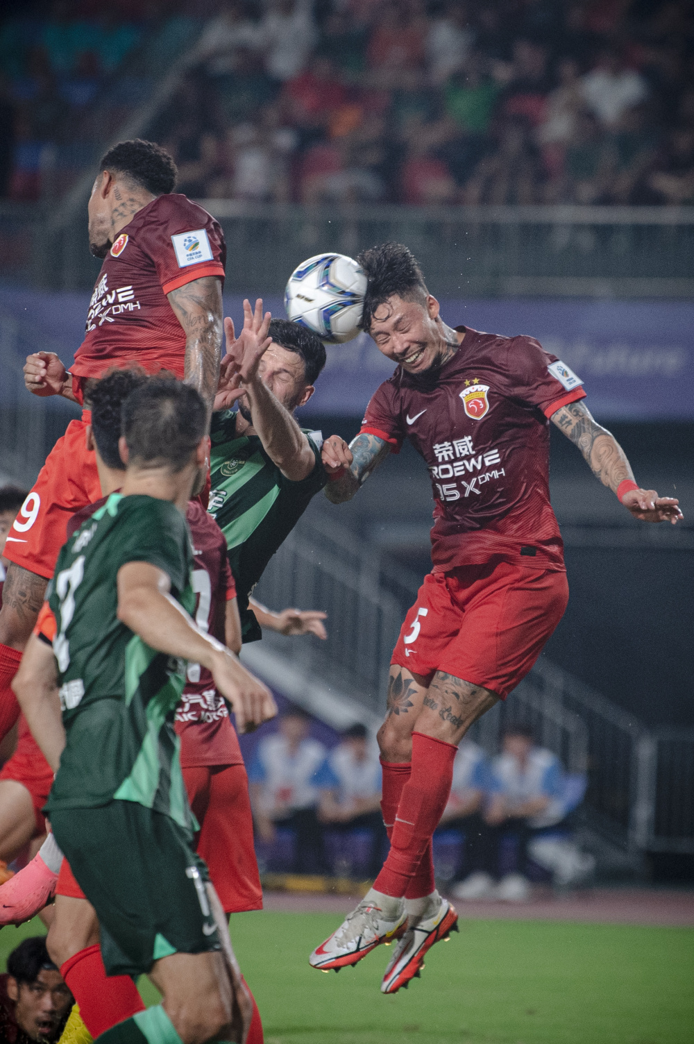 爱游戏-上海海港将对阵大连人,双方实力相差不大的简单介绍