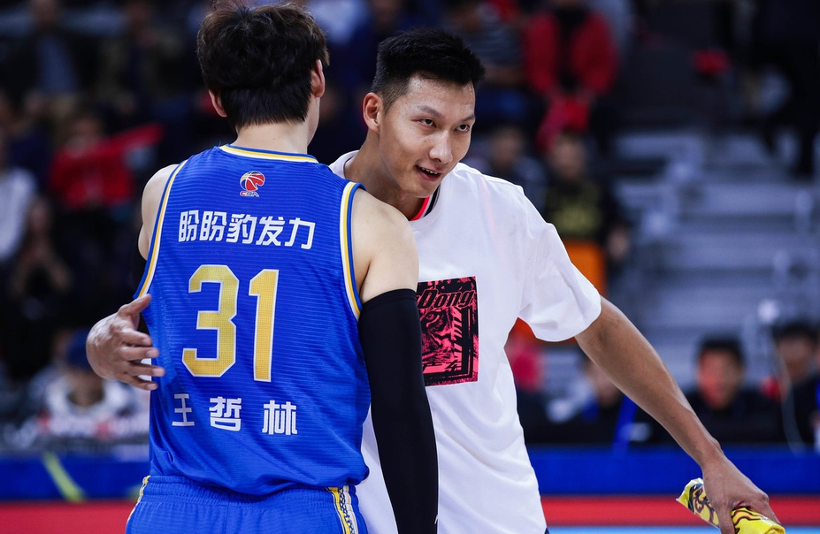 爱游戏官方-包含两支顶级队伍在擦出火花的对决中展现过人实力的词条