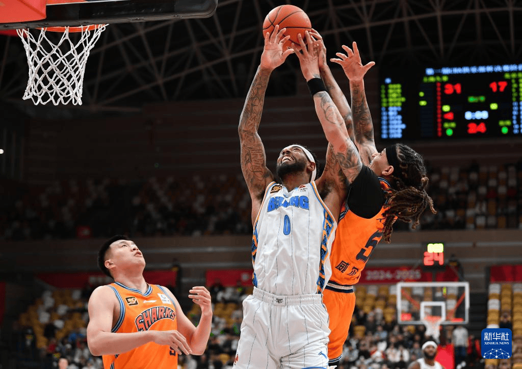 包含球队之间的比赛中,一场精湛的进攻战术令人惊叹的词条 包含球队之间的比赛中,一场精湛的进攻战术令人惊叹的词条