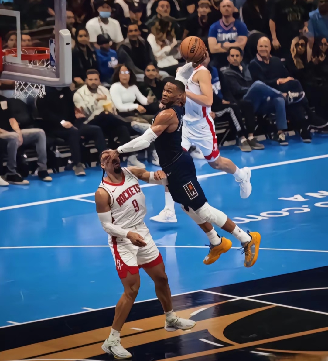 精彩的球员对决令人陶醉热血激情四射 精彩的球员对决令人陶醉热血激情四射