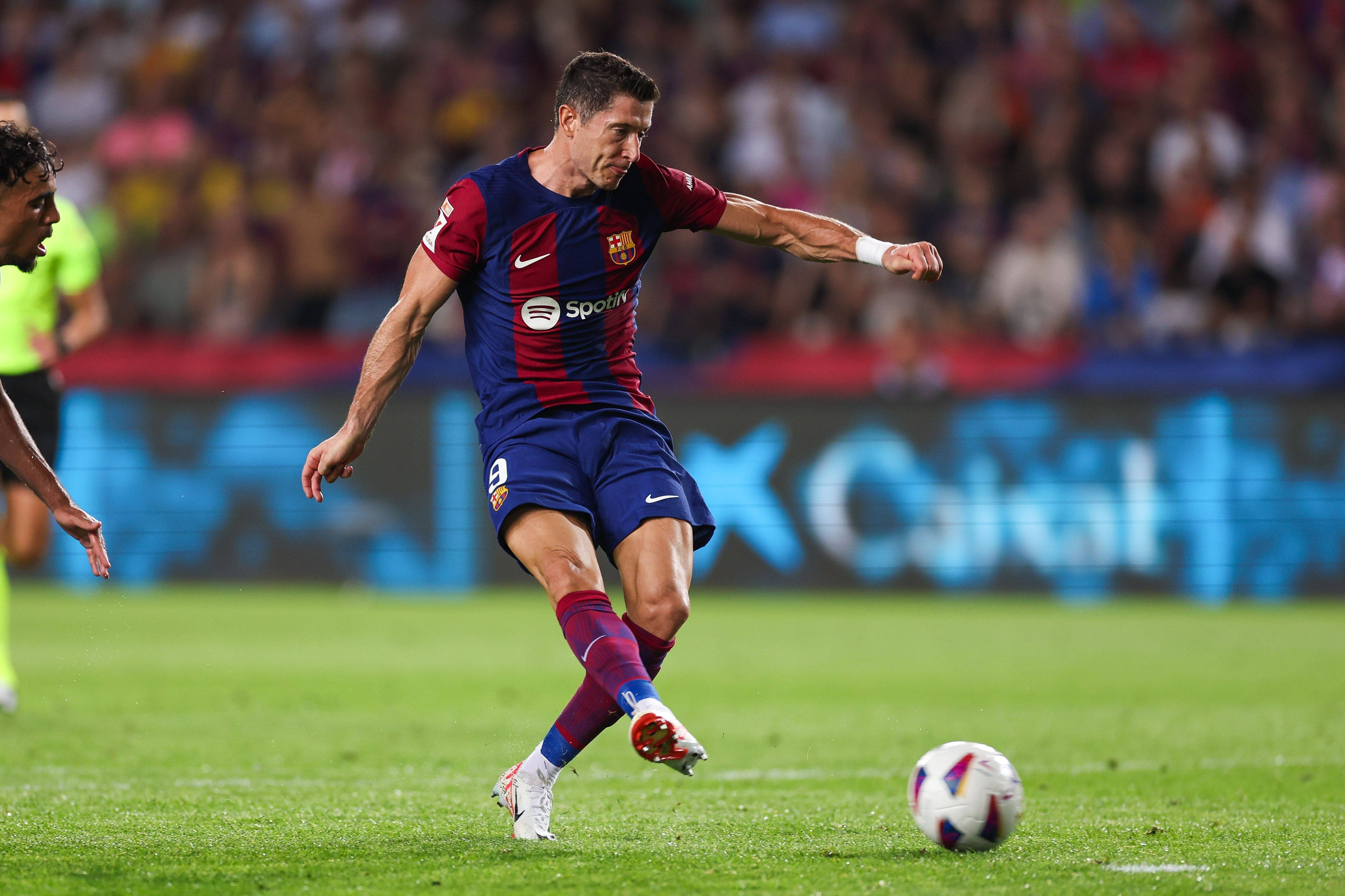 爱游戏体育-皇家社会表现神勇，争夺联赛冠军