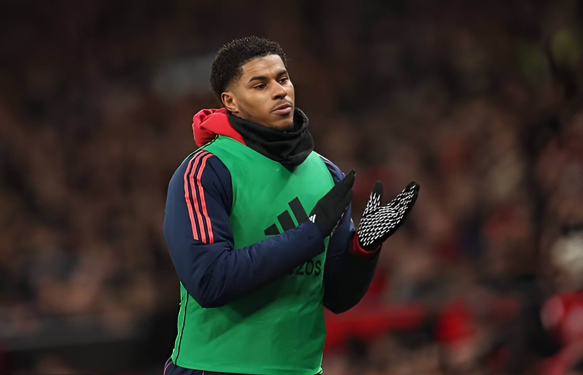 爱游戏娱乐-包含曼联锋线火力强劲，客场轻松赢下比赛的词条