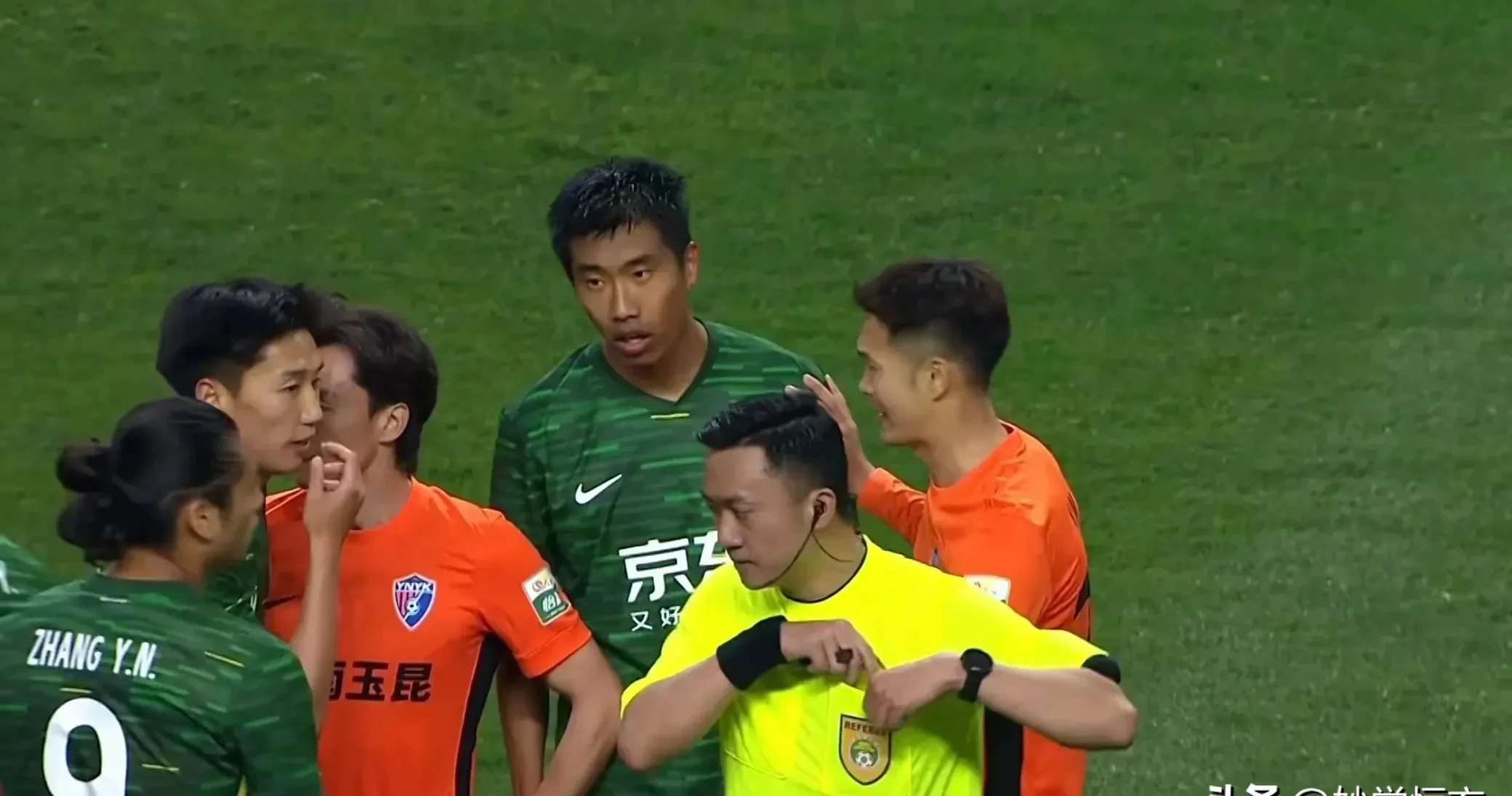 北京国安客场惨遭重创,被上海申鑫逆转 北京国安客场惨遭重创,被上海申鑫逆转