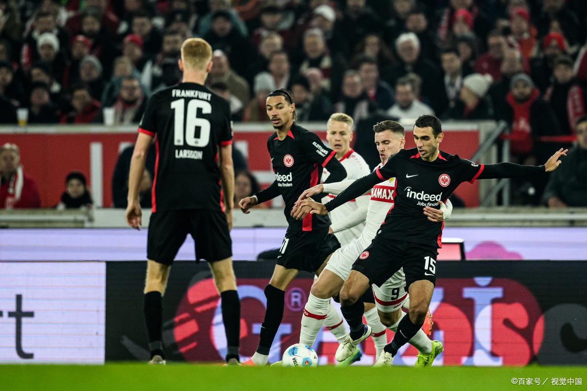 爱游戏体育-美因茨球员合练备战前瞻赛季