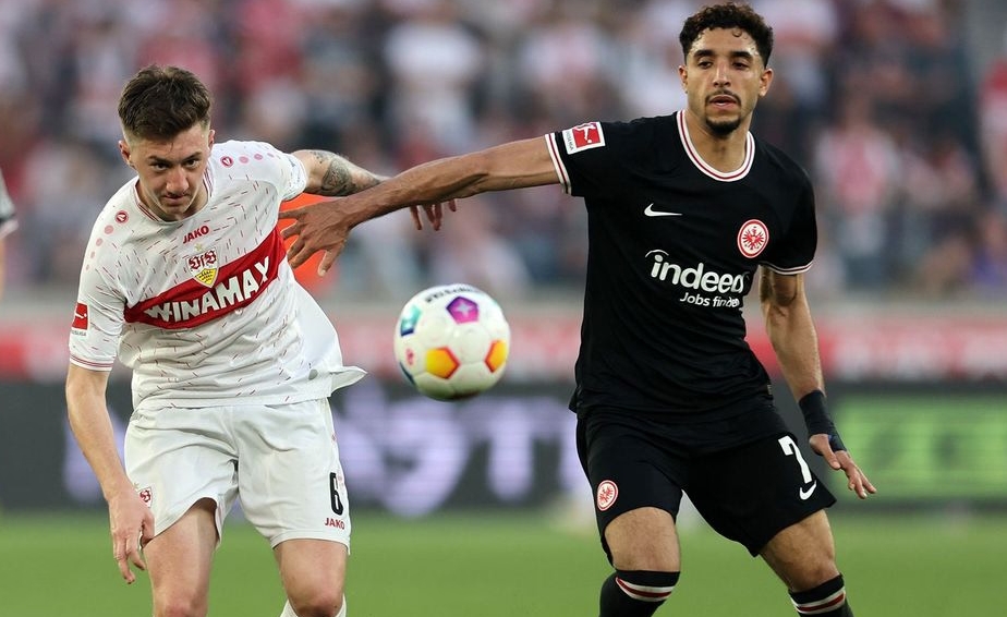 法兰克福险胜对手，欧冠资格前景一片光明