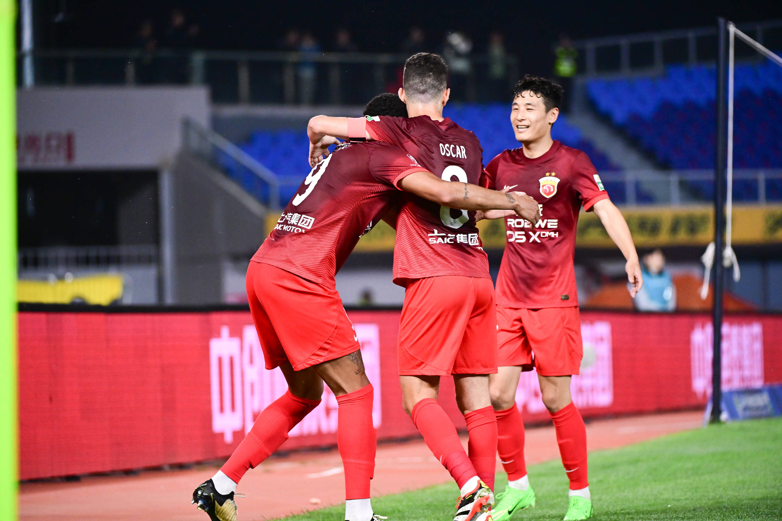 中超联赛动向：球员技术对决备战展示实力的简单介绍