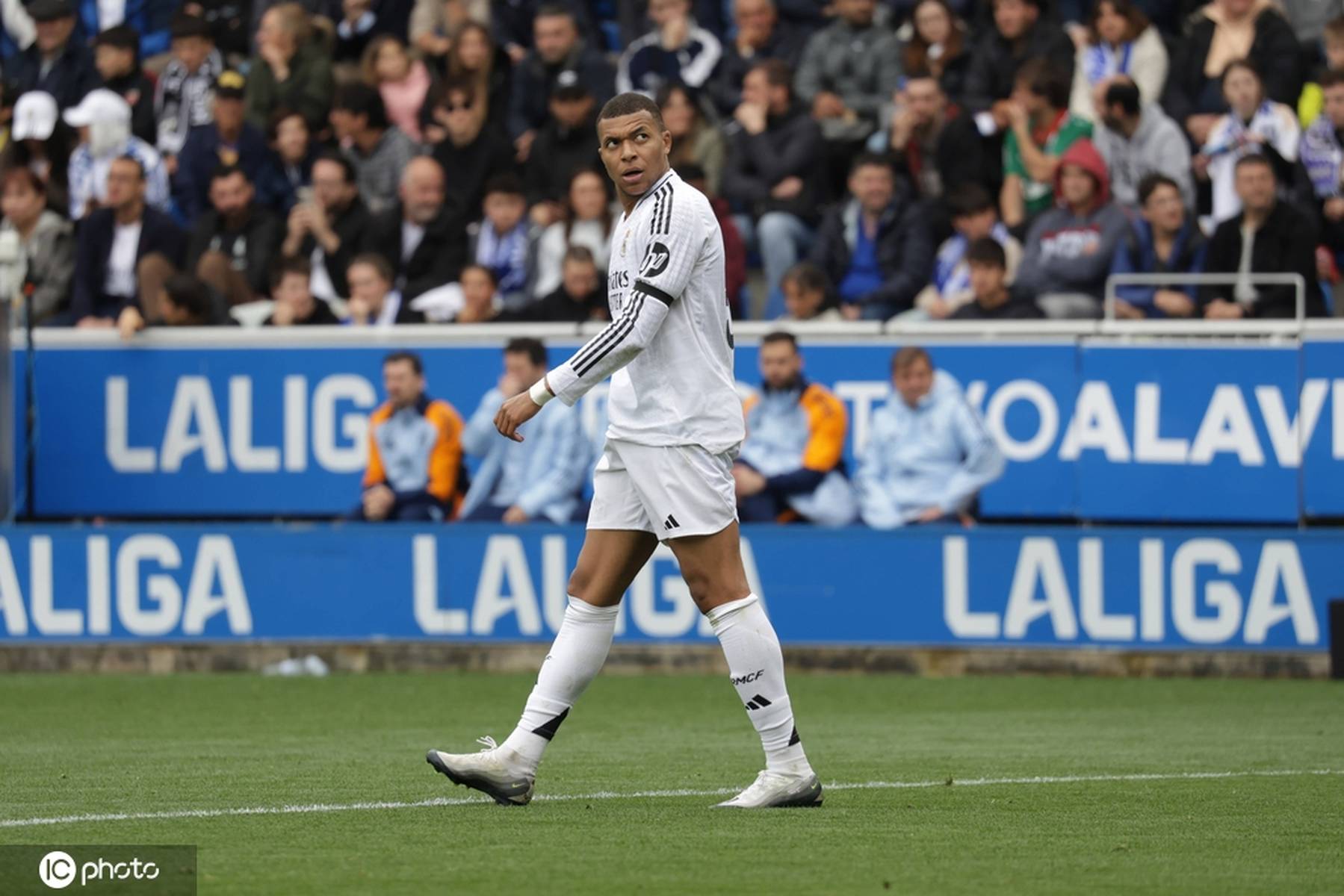 皇马客场告捷,继续追赶领头羊的简单介绍 皇马客场告捷,继续追赶领头羊的简单介绍