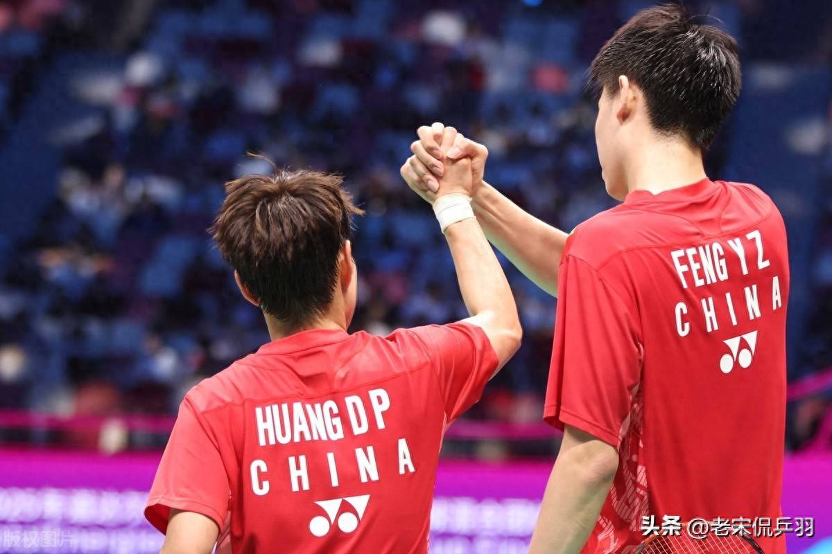 爱游戏下载-包含高质量比赛场上精彩纷呈，选手同台较量一决胜负的词条