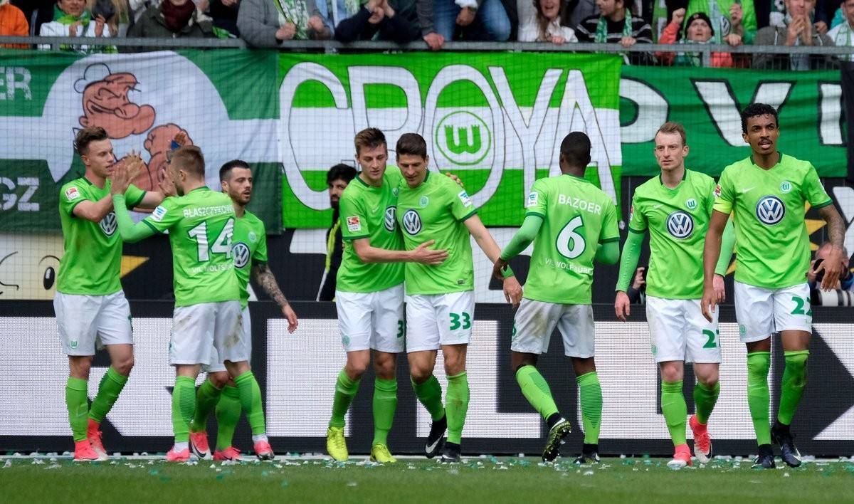 诺里奇城队在英超比赛中凭借团结互助的精神夺得胜利 诺里奇城队在英超比赛中凭借团结互助的精神夺得胜利