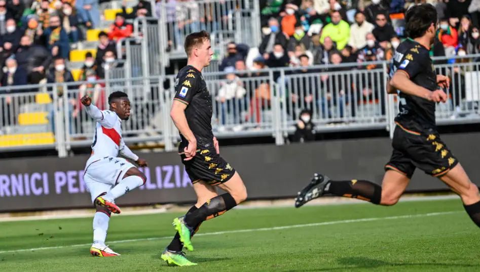 关于热那亚主场取胜，逐渐摆脱降级区的信息