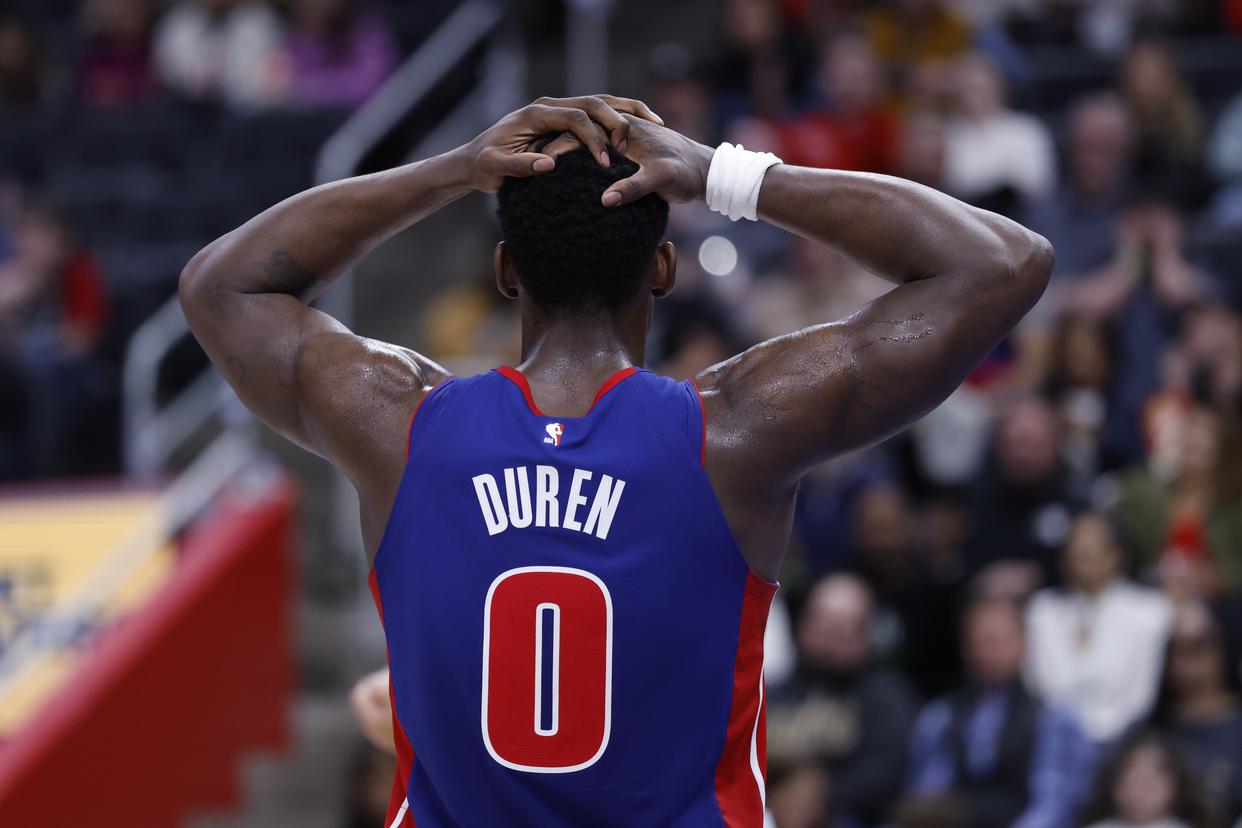 爱游戏入口-尼克斯队员赛后怒批对手犯规,要求裁判公正