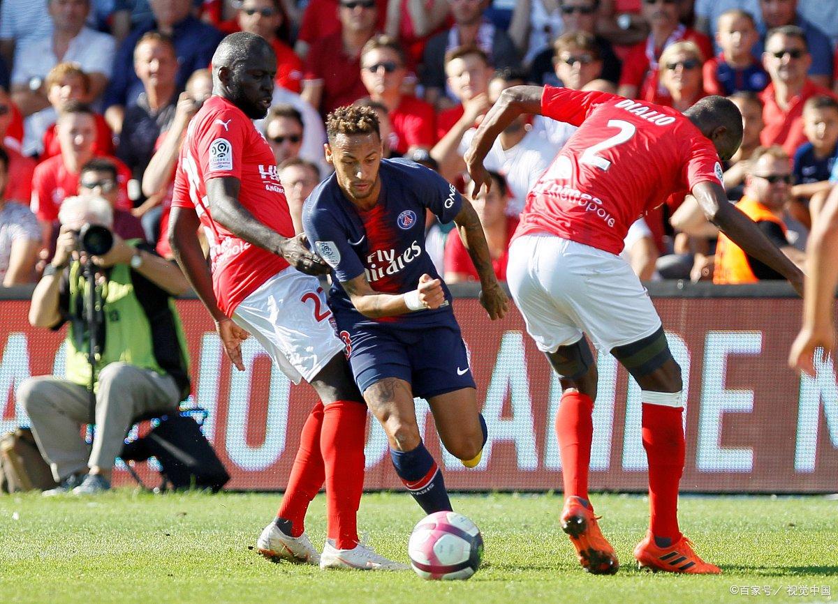 爱游戏官网-贝蒂哈斯真除防守，前场锋线出手高效