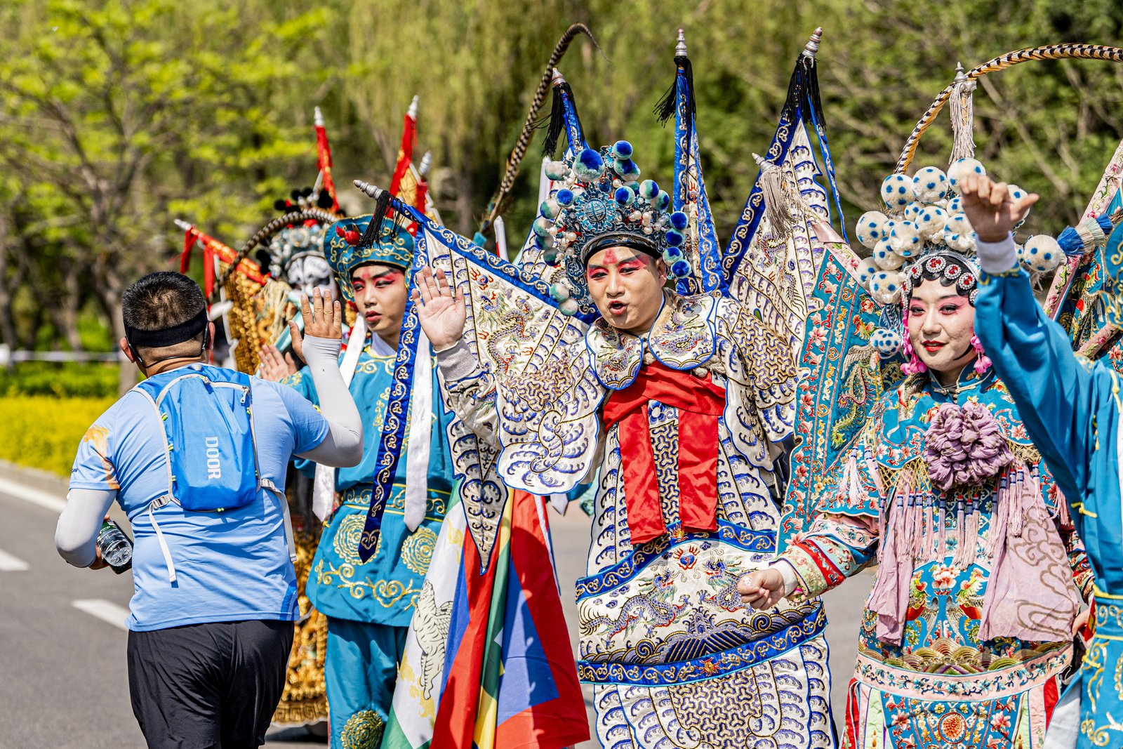 爱游戏-助威呐喊，精彩比赛瞬间令人目不转睛的简单介绍