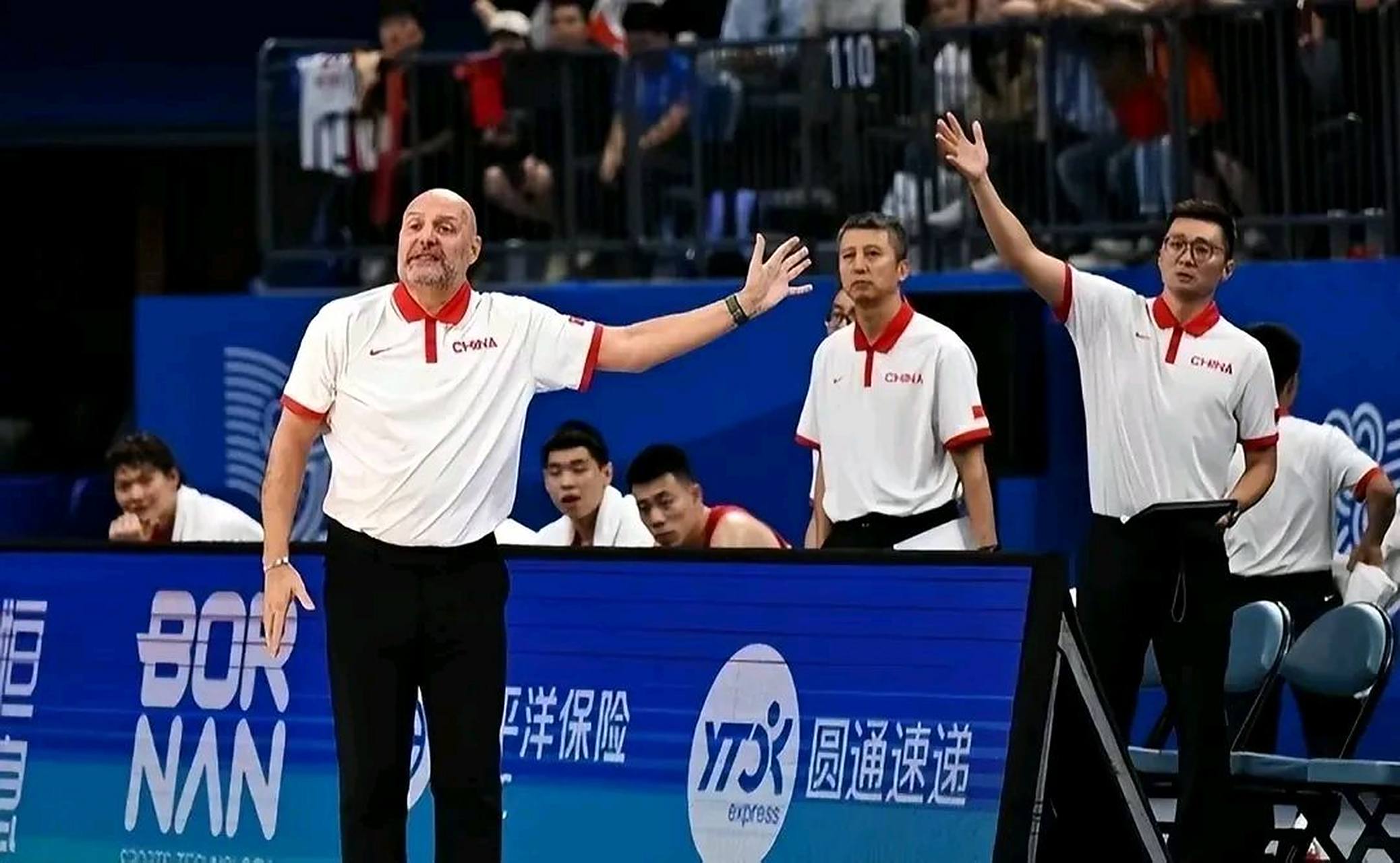 上海男篮助教受伤,球队备战备受影响的简单介绍 上海男篮助教受伤,球队备战备受影响的简单介绍