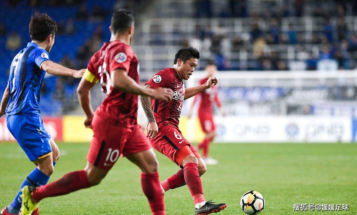 足球比赛中球队技术拔群,观赏性十足 足球比赛中球队技术拔群,观赏性十足