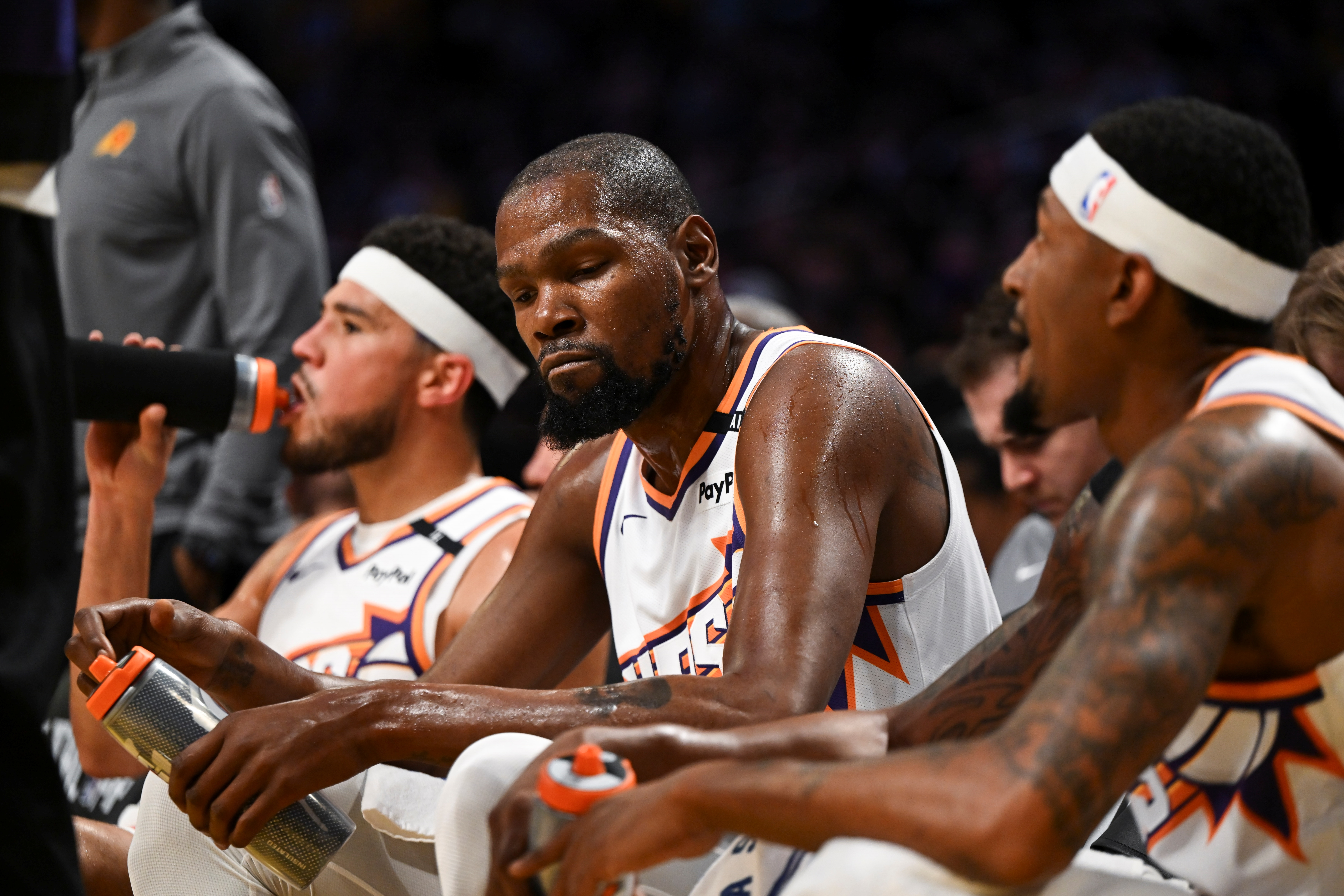 爱游戏官方入口-太阳队阵容调整频繁，球队战力有所波动