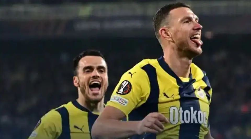 爱游戏在线-错失先机,球队不敌劲敌遗憾失利