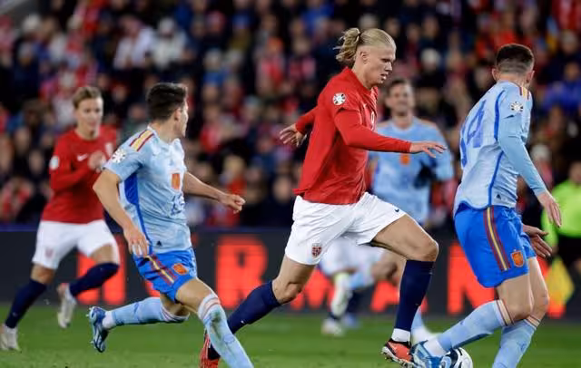 荷兰客场对阵挪威,争取在关键时刻拿下重要分数 荷兰客场对阵挪威,争取在关键时刻拿下重要分数