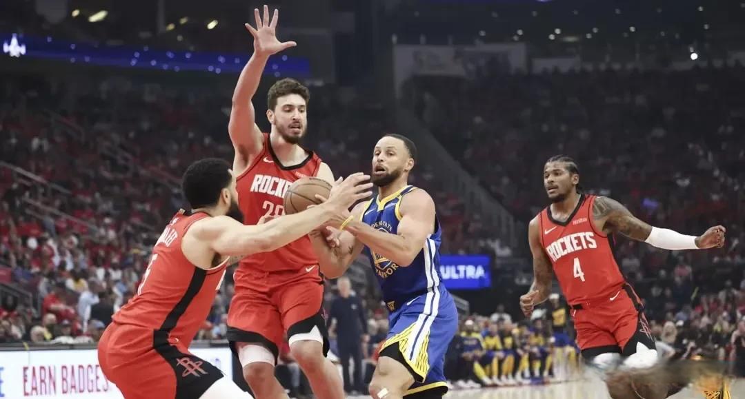 爱游戏在线-勇士主帅因伤离场影响球队进程