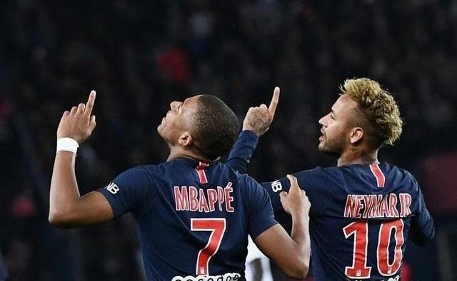 爱游戏下载-巴黎豪取五连胜登顶来势汹汹