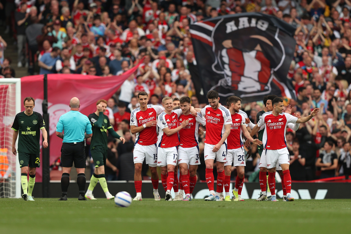 爱游戏tv-曼联主场首败,球队状态低迷