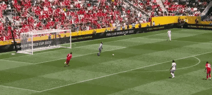 卡斯塔尼球队正备战与切塞纳的比赛 卡斯塔尼球队正备战与切塞纳的比赛