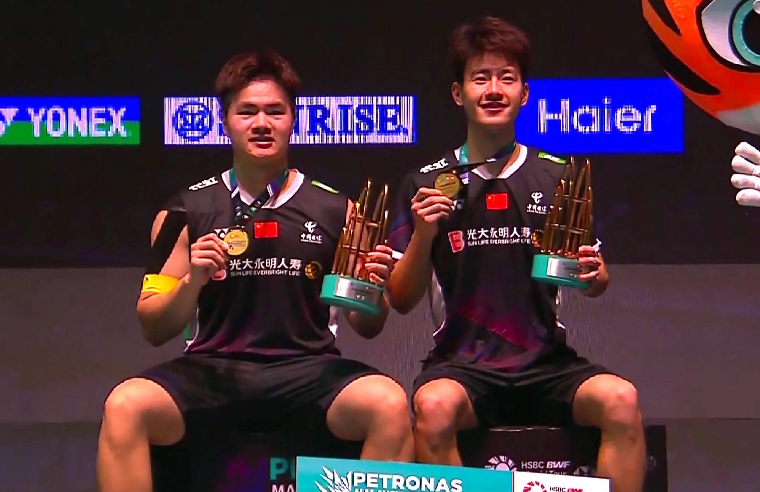 爱游戏官方-足球风云！两支实力派球队角逐冠军