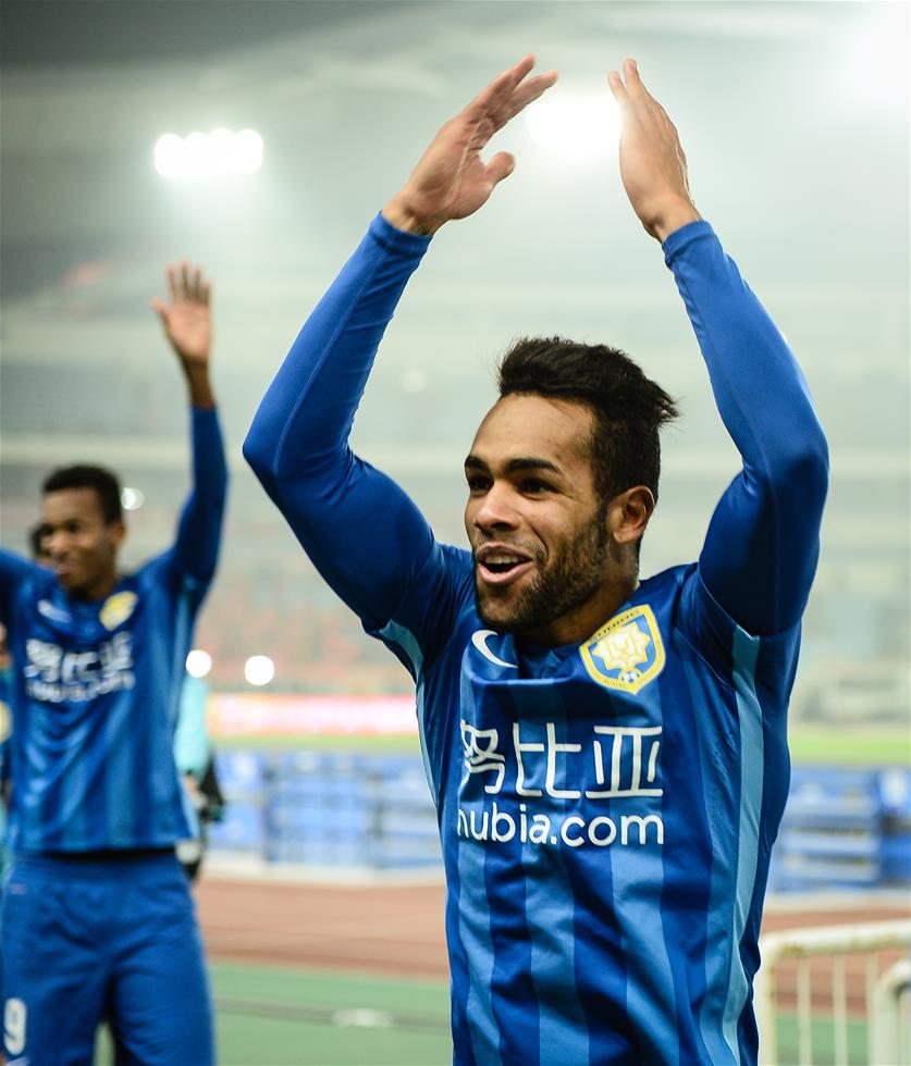 苏宁客场逆转鲁能，保持不败战绩，继续领跑的简单介绍