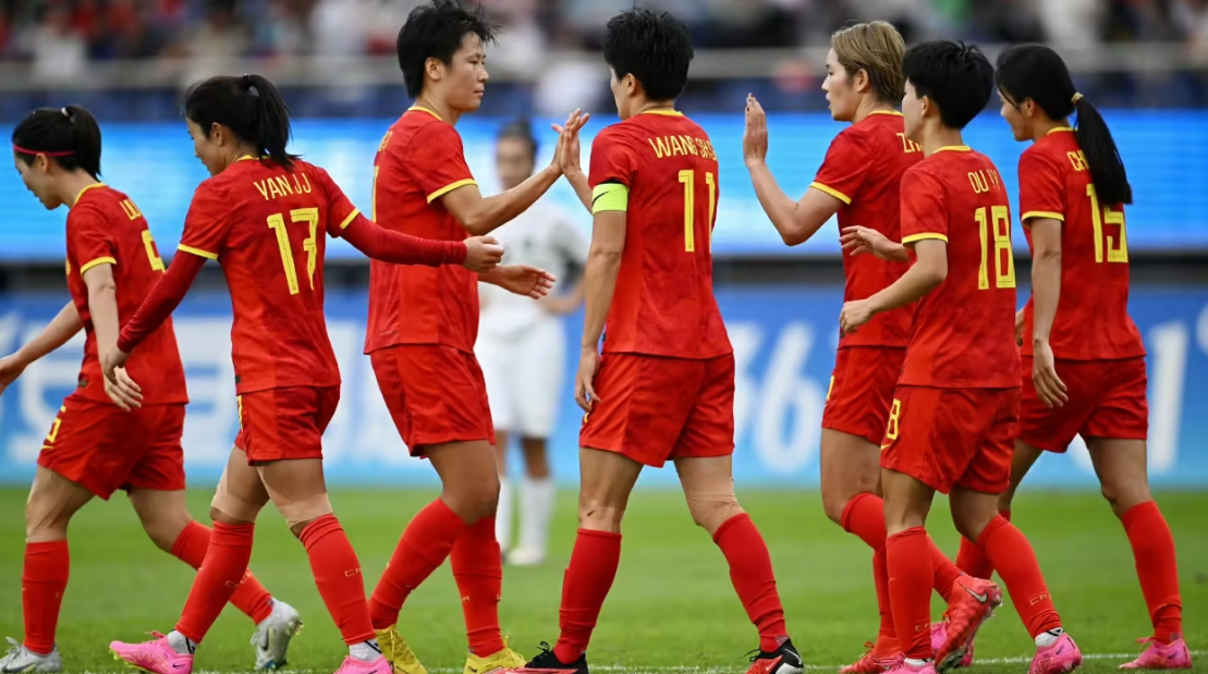 爱游戏入口-强强对话!足球女队赢得关键比赛!的简单介绍