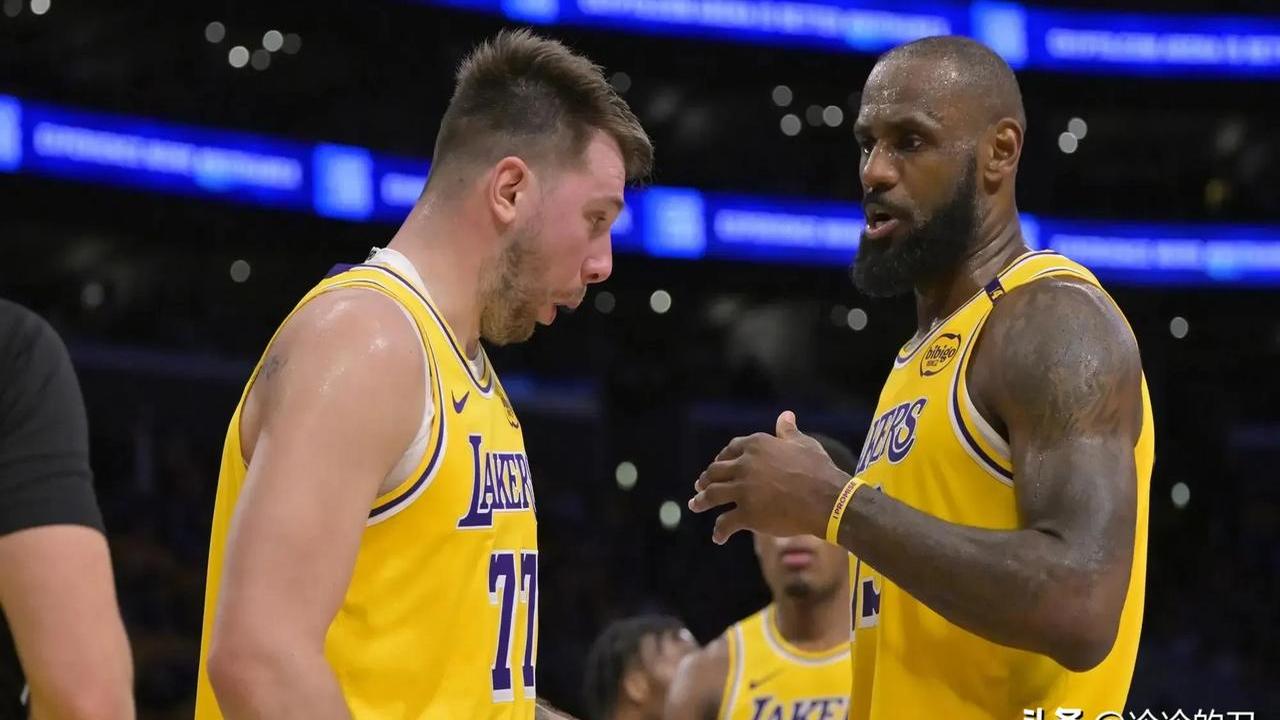 爵士客场比赛高效拿下,季后赛形势逐渐明朗 爵士客场比赛高效拿下,季后赛形势逐渐明朗