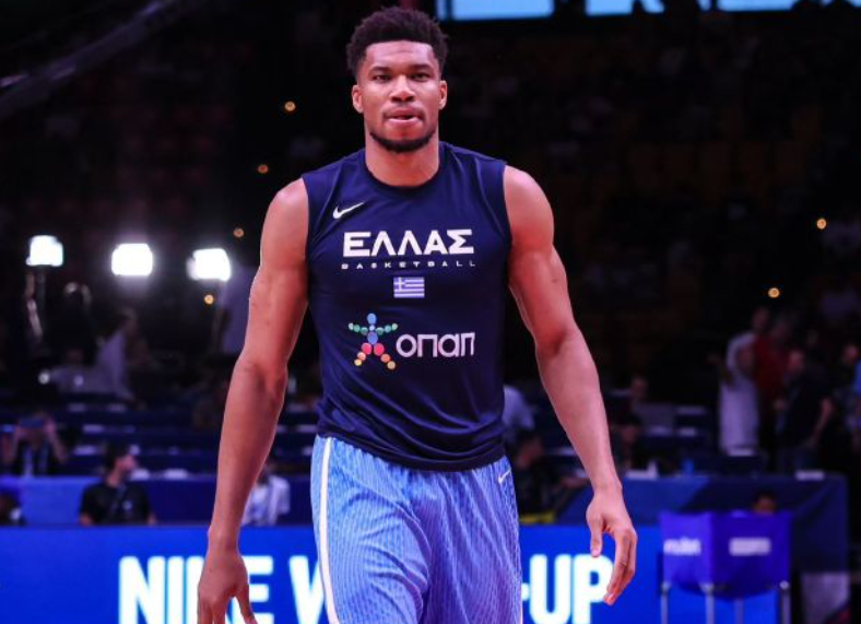 雄鹿球员阿德托昆博当选东部全明星队首发 雄鹿球员阿德托昆博当选东部全明星队首发