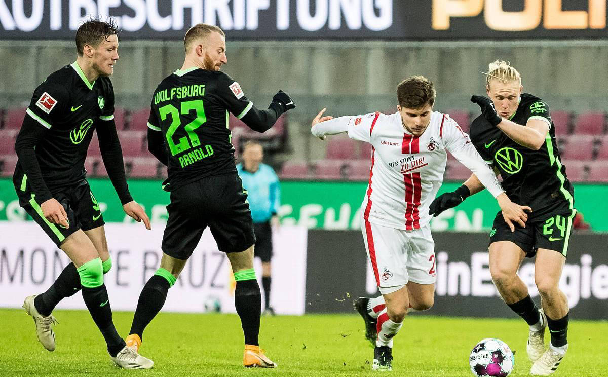 爱游戏大厅-沃尔夫斯堡主教练对球队前景表示乐观