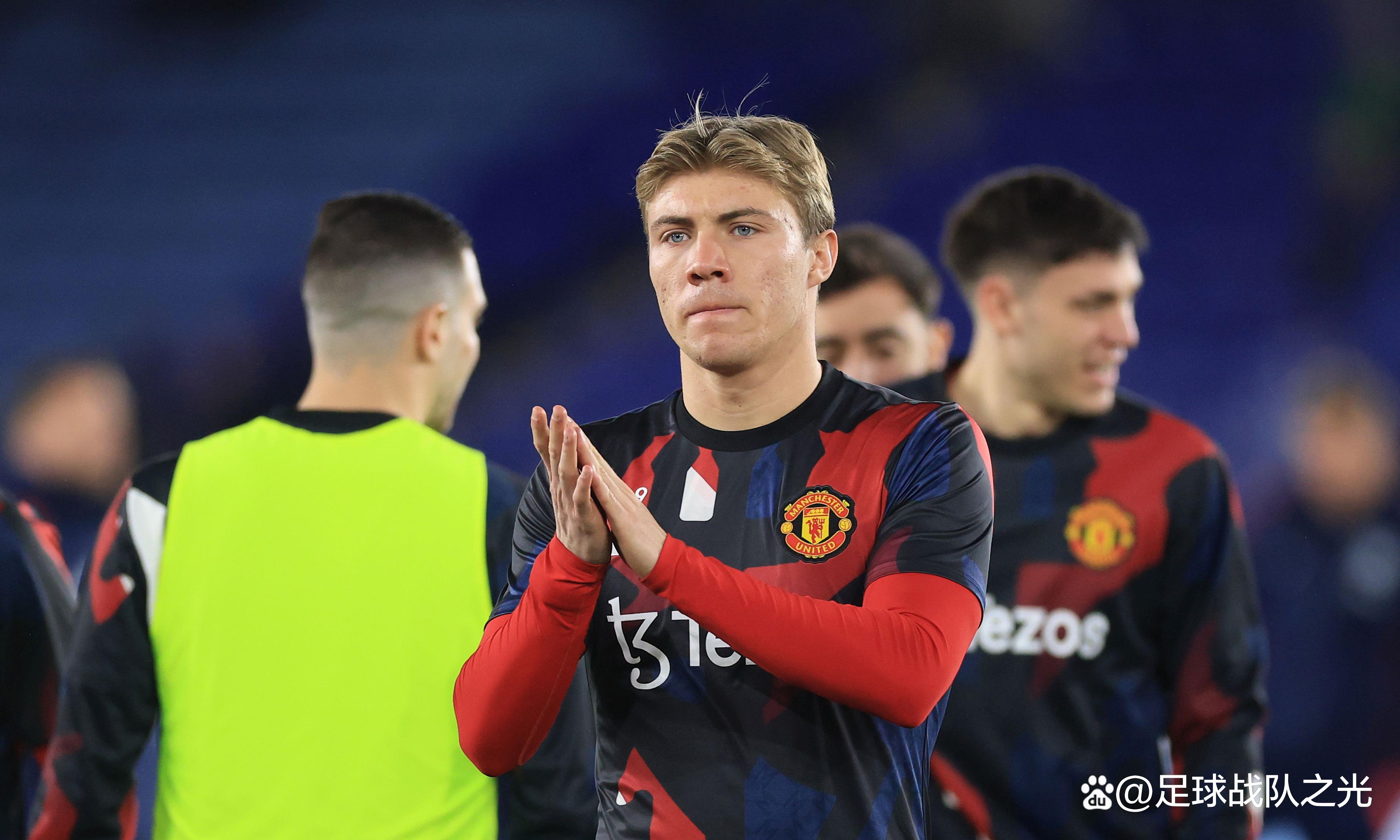 爱游戏体育-国际米兰锋线全开,疯狂轰进对手球门