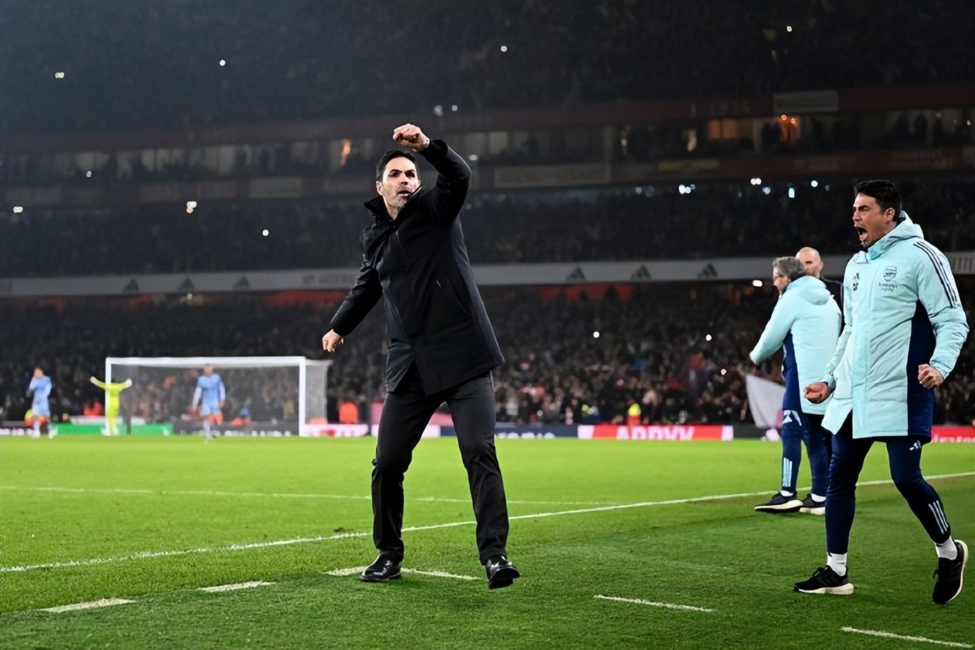 爱游戏tv-热刺客场逆袭,冠军争夺形势略有起色的简单介绍