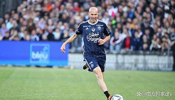 爱游戏官方-包含法甲球队头号劲旅稳操胜券，击败对手实现完美的词条