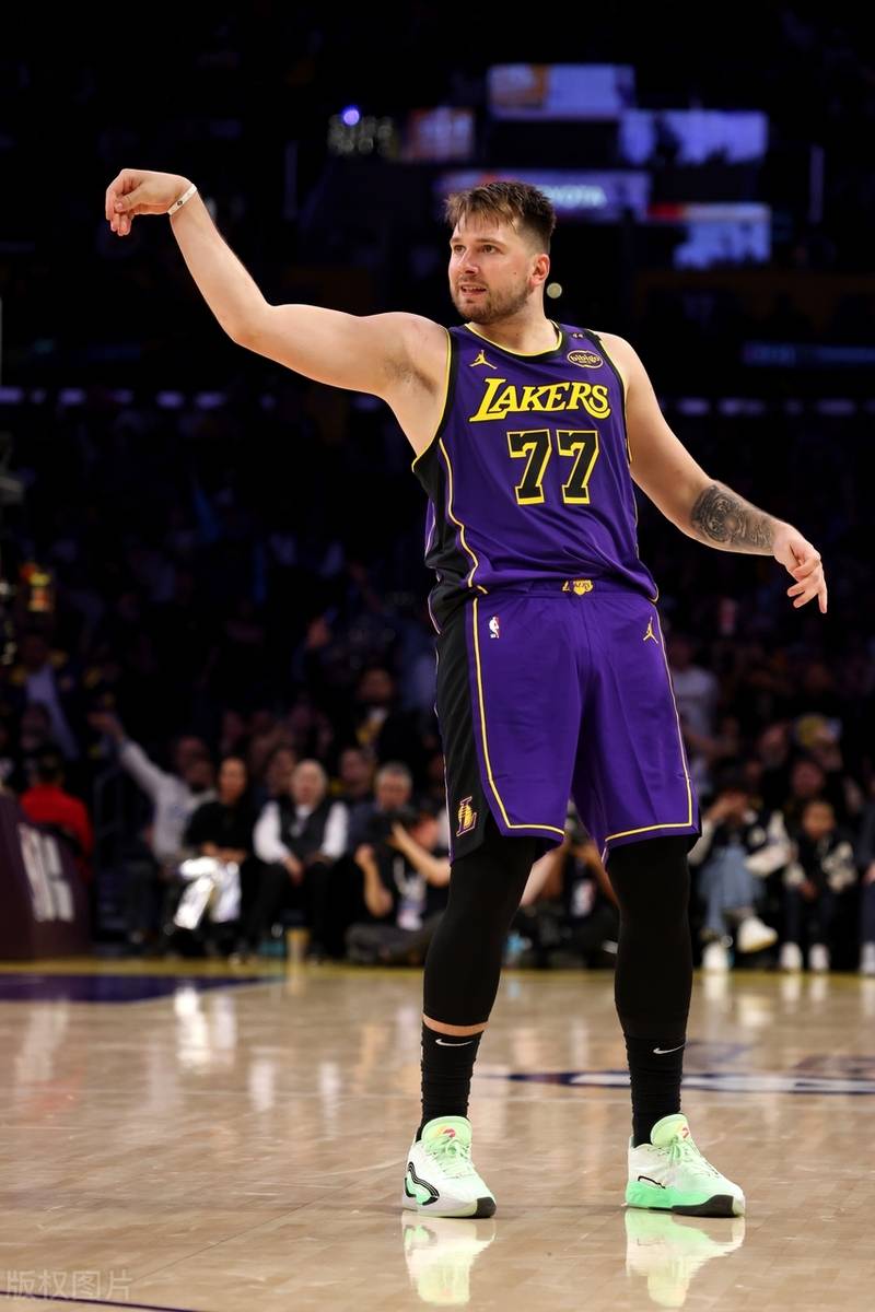 阿尔梅里亚年轻球员受益于主力伤退,机会来了 阿尔梅里亚年轻球员受益于主力伤退,机会来了