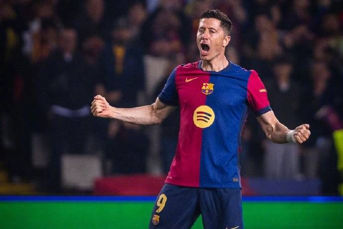 爱游戏体育-多特蒙德客场大捷，全队士气高涨