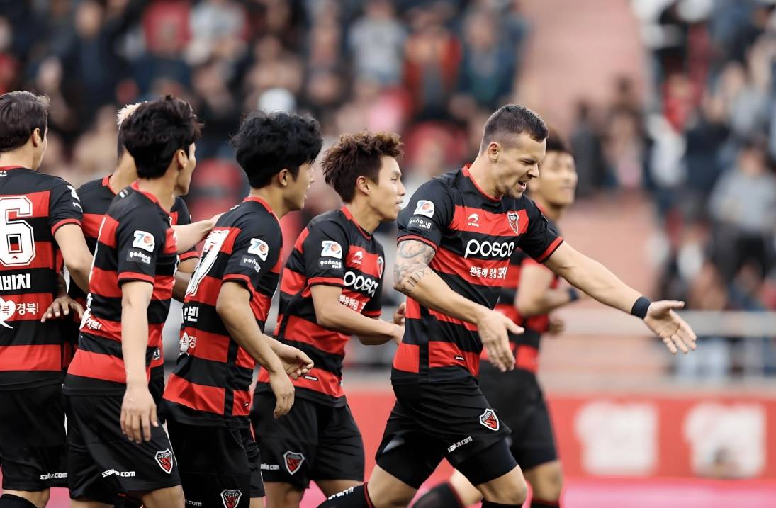 首尔队在比赛中展现实力,艰难战胜对手 首尔队在比赛中展现实力,艰难战胜对手