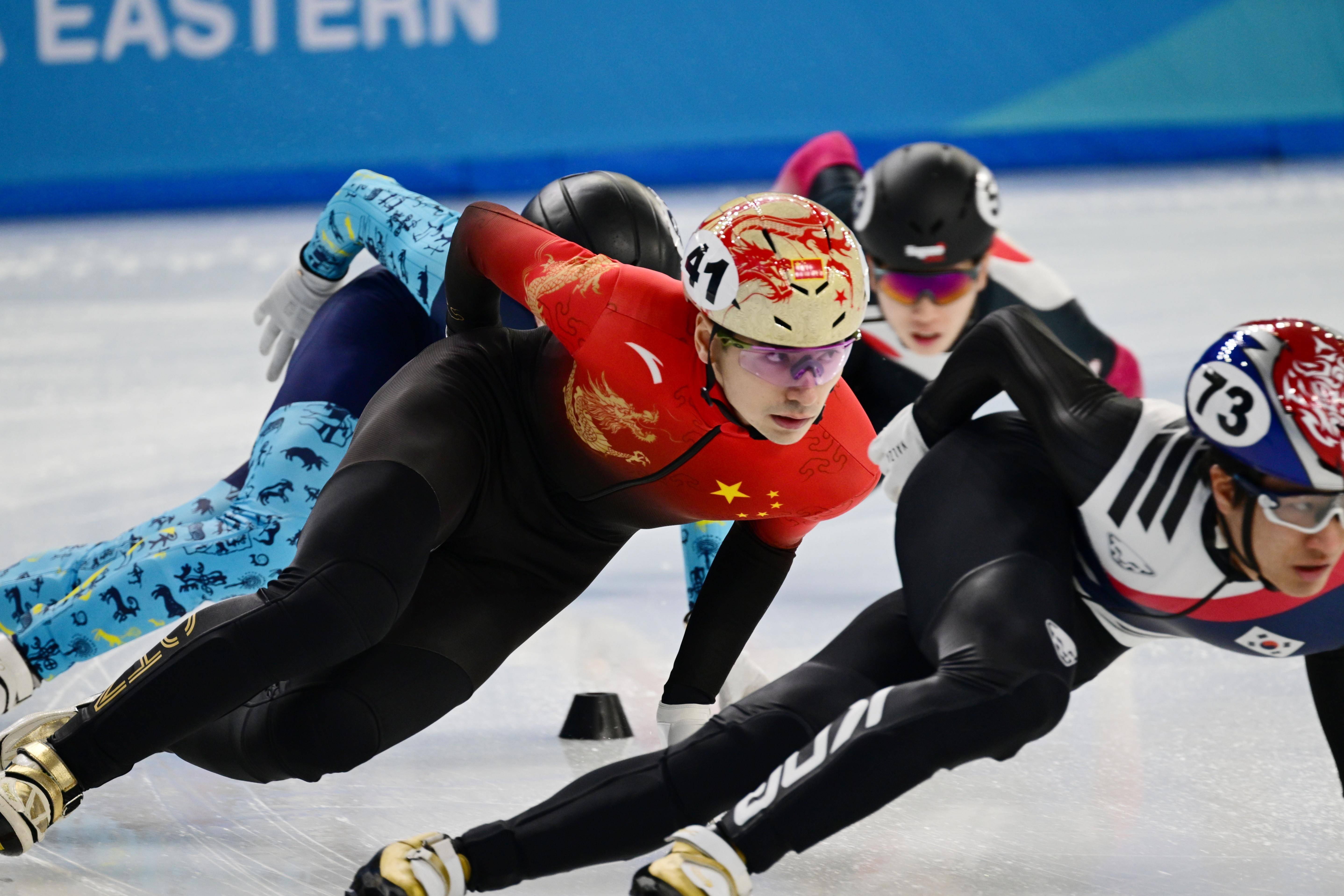 首尔队在比赛中展现实力,艰难战胜对手 首尔队在比赛中展现实力,艰难战胜对手