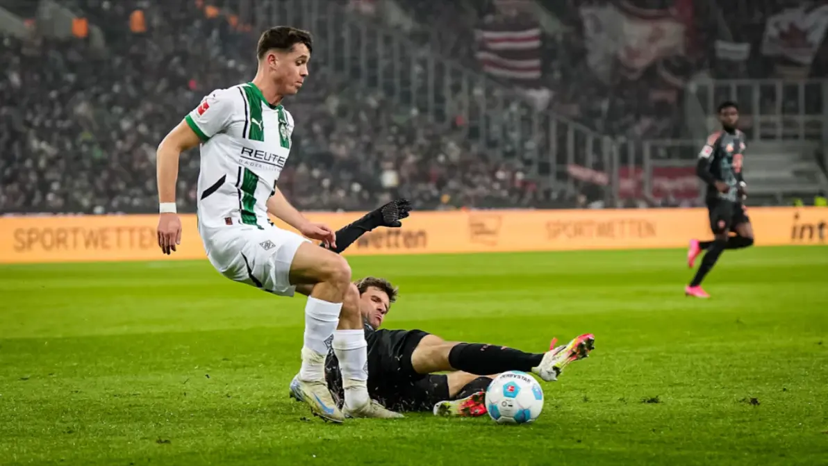 爱游戏-拜仁迎战门兴格拉德巴赫，实力对比鲜明