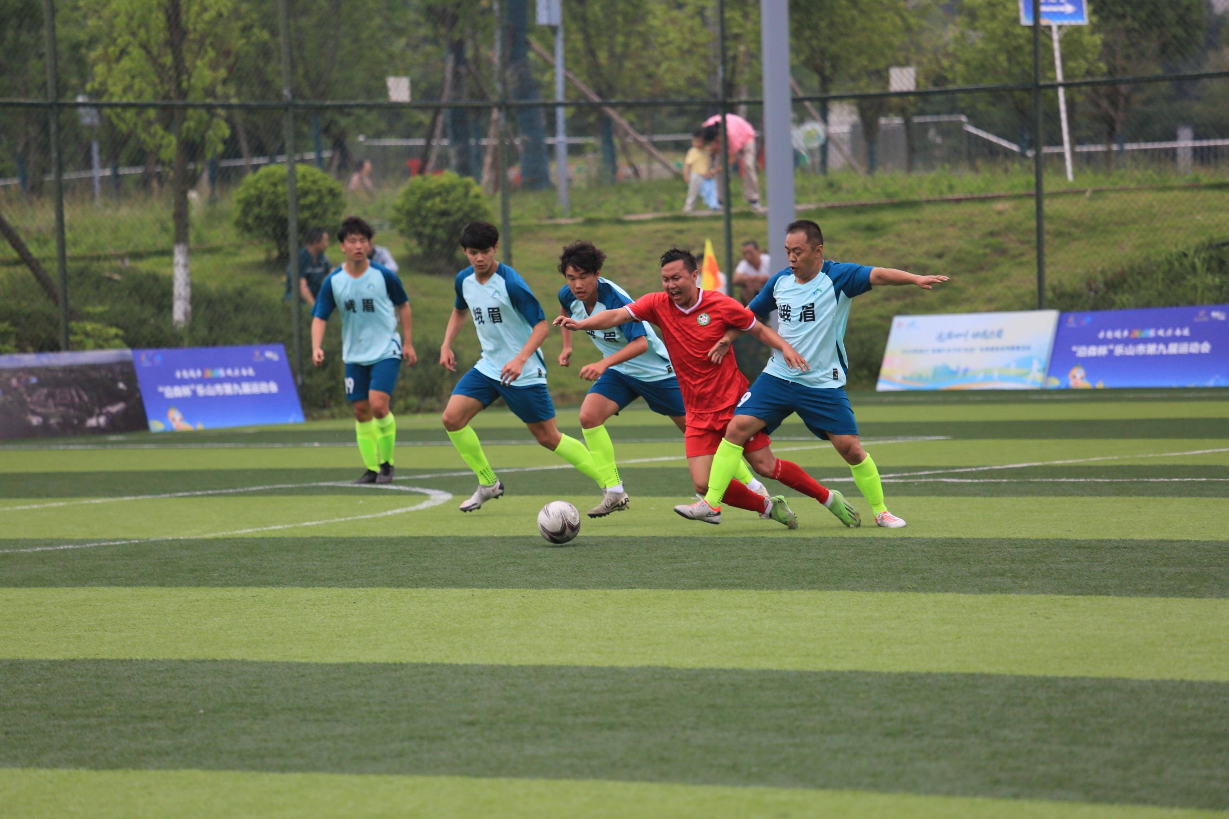 中国职业足球联赛比赛节奏快速,全队备战 中国职业足球联赛比赛节奏快速,全队备战