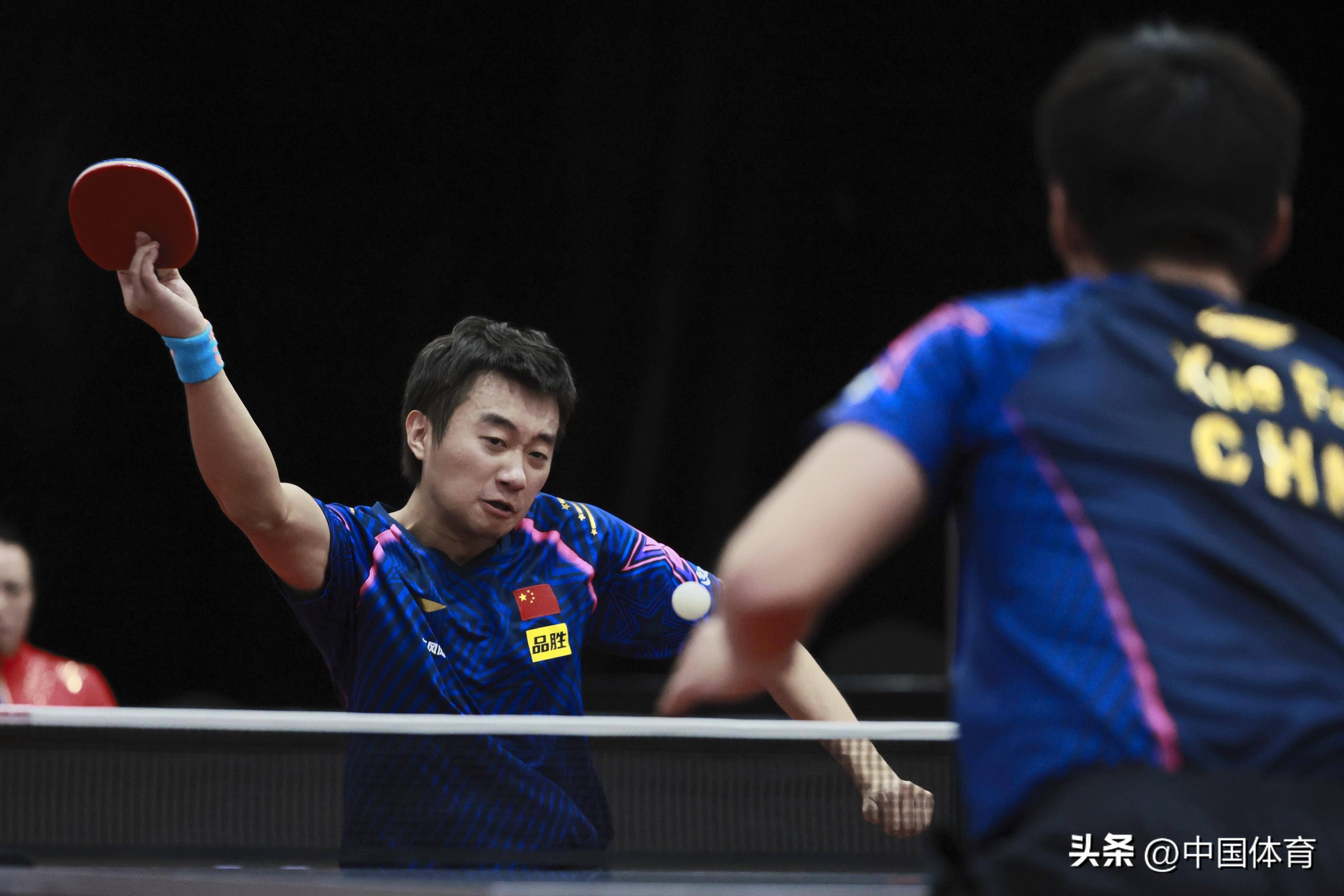 爱游戏在线-战胜自我:体育赛场上的殊荣争夺