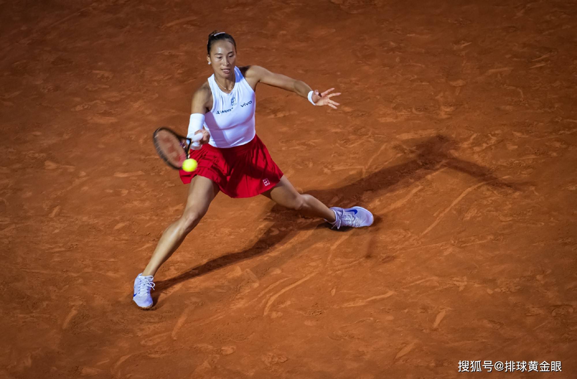 南美杯足球赛事中,女选手实力爆发的简单介绍 南美杯足球赛事中,女选手实力爆发的简单介绍