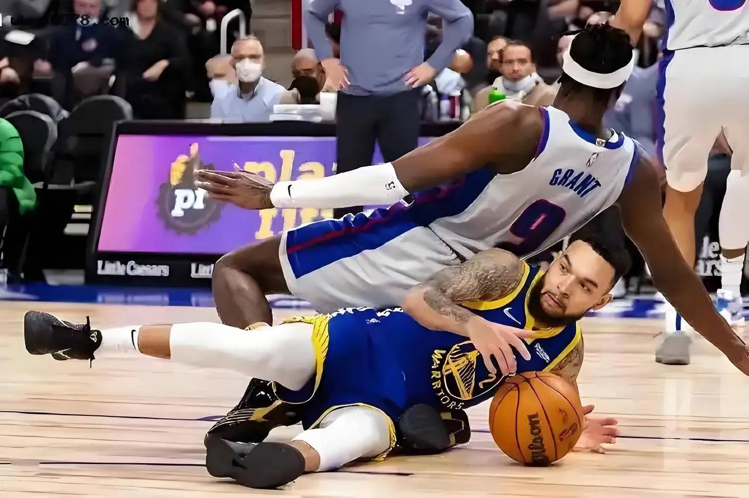 猛龙主场逆转76人卡特-威廉姆斯砍下全队最高27分的简单介绍