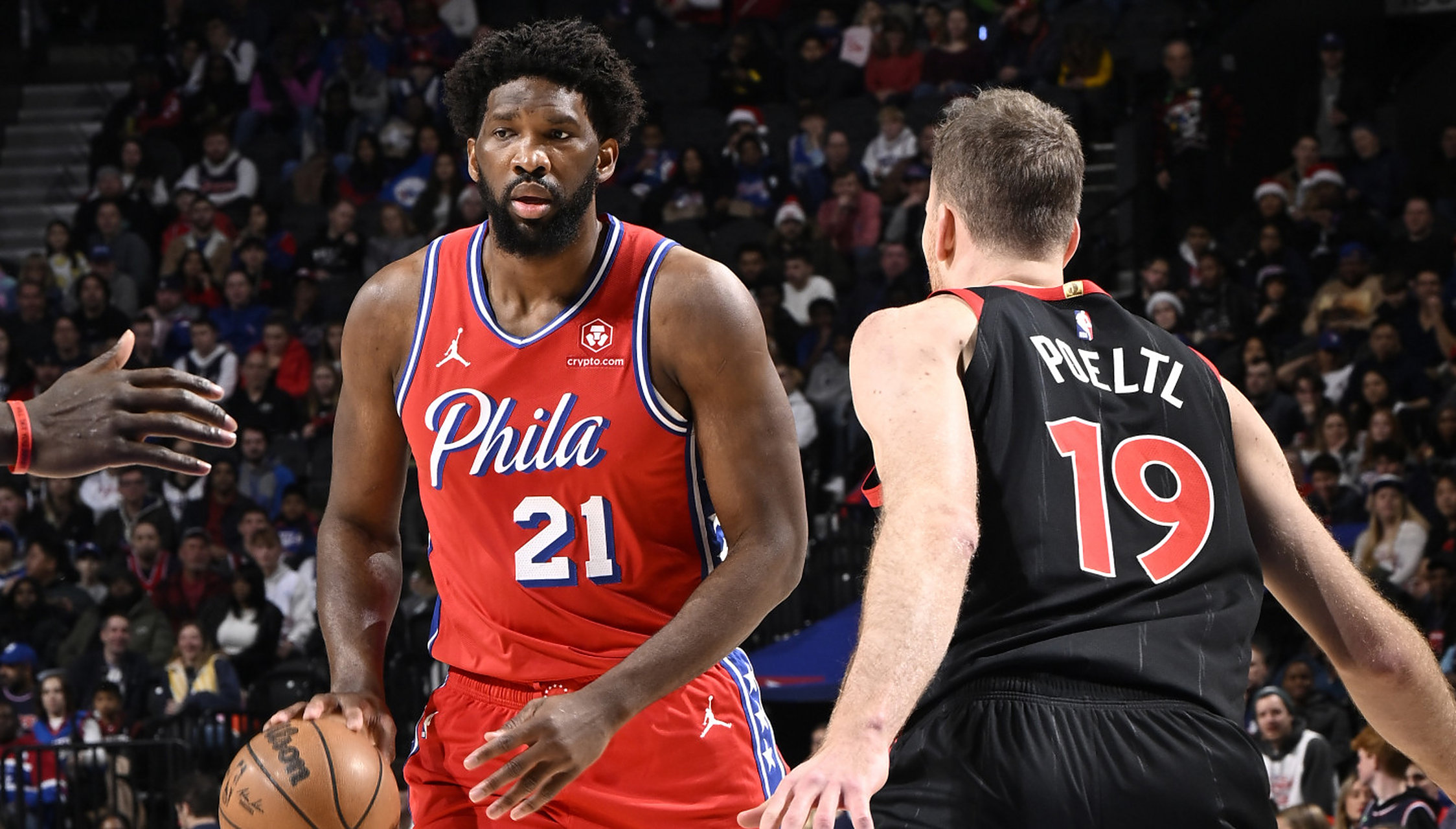 76人客场击败猛龙,东部战局再次激烈 76人客场击败猛龙,东部战局再次激烈