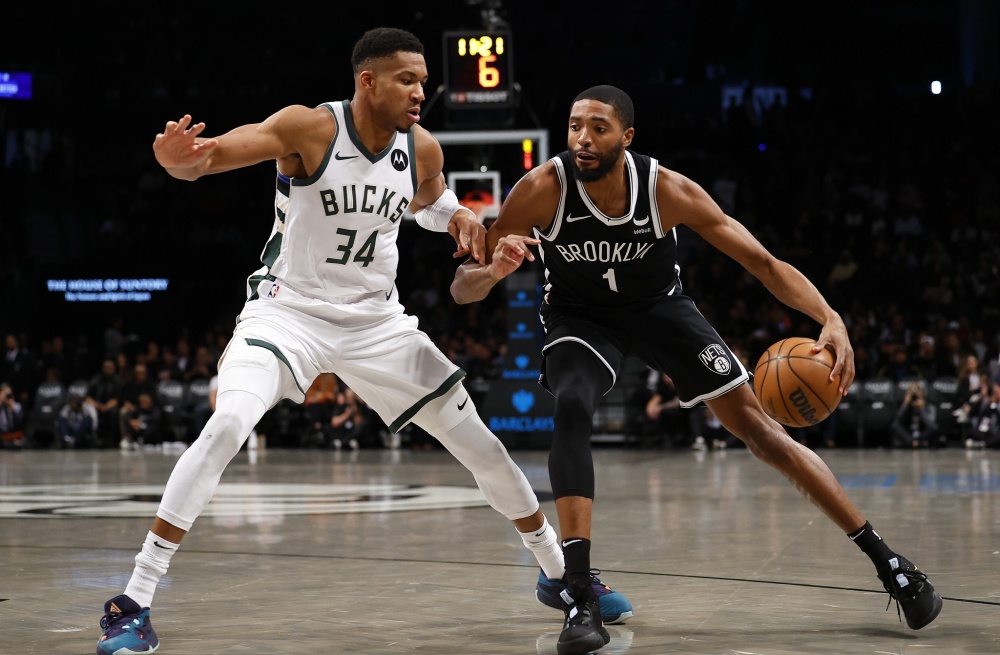 爱游戏在线-雄鹿不敌独行侠,字母哥空砍25分