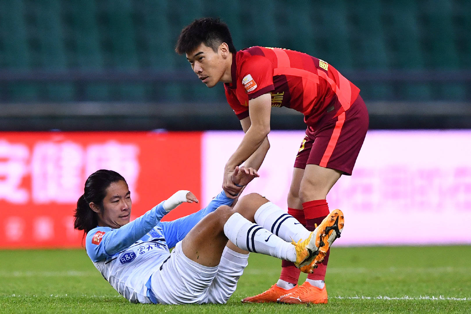 水晶宫主场难求一胜,困境难解 水晶宫主场难求一胜,困境难解