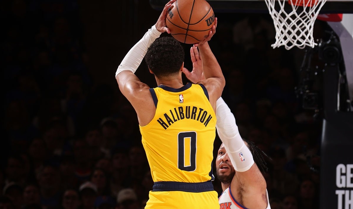 爱游戏APP-纽约尼克斯队球员勤奋训练，力求提升个人技术