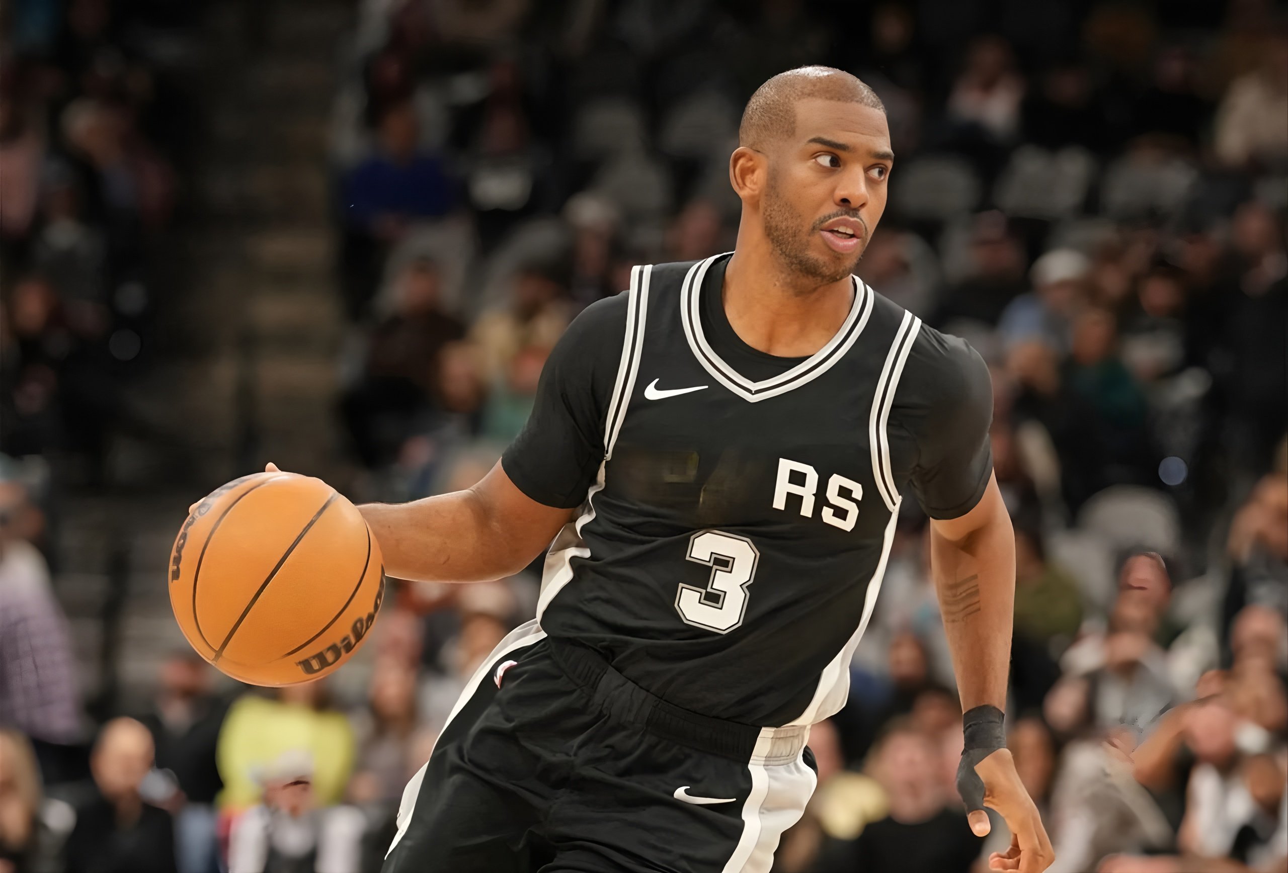 爱游戏在线-骑士完胜尼克斯，保罗高光表现